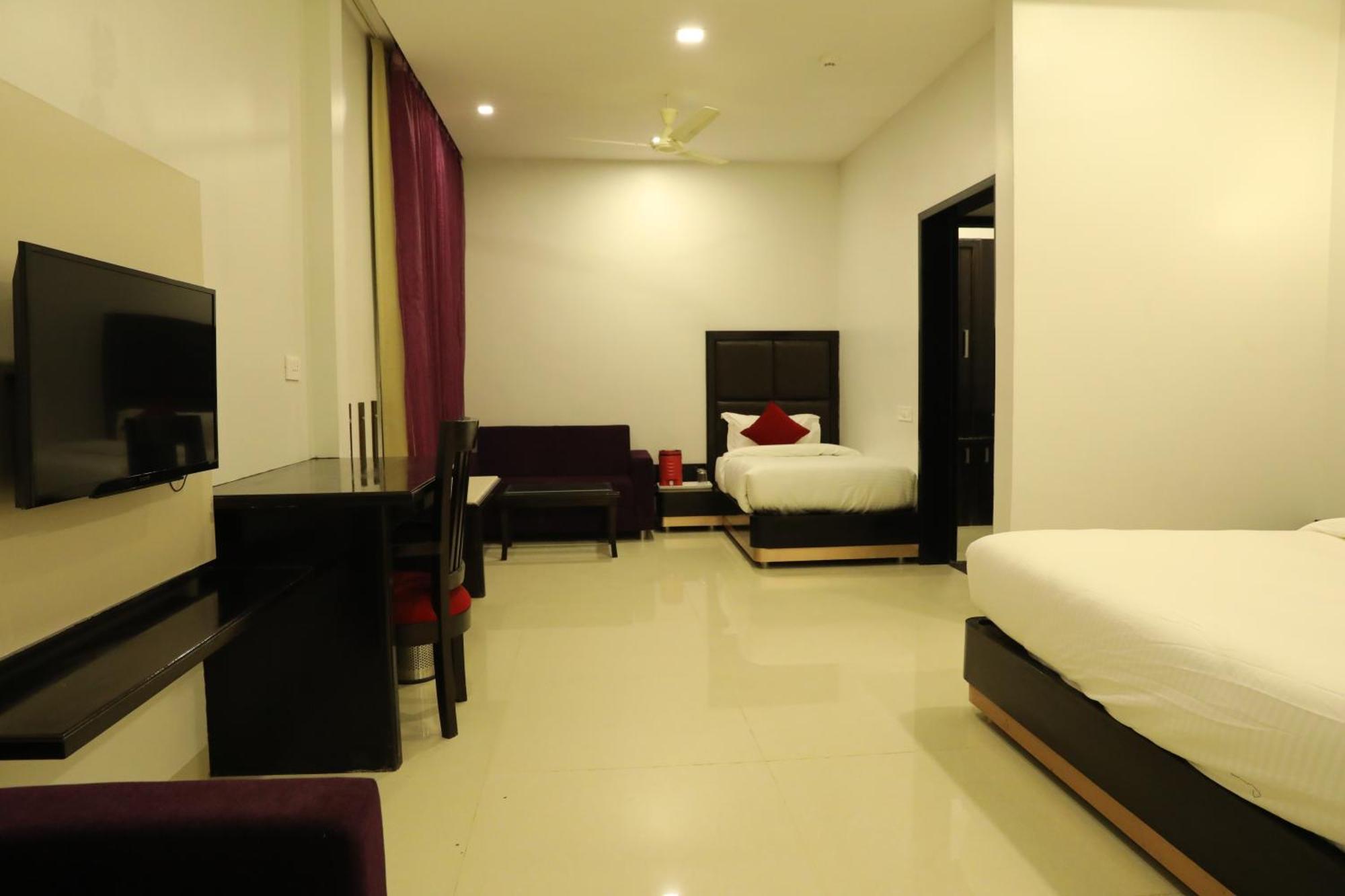 จันทรา แกรนด์ Hotel จ๊อดปูร์ ภายนอก รูปภาพ