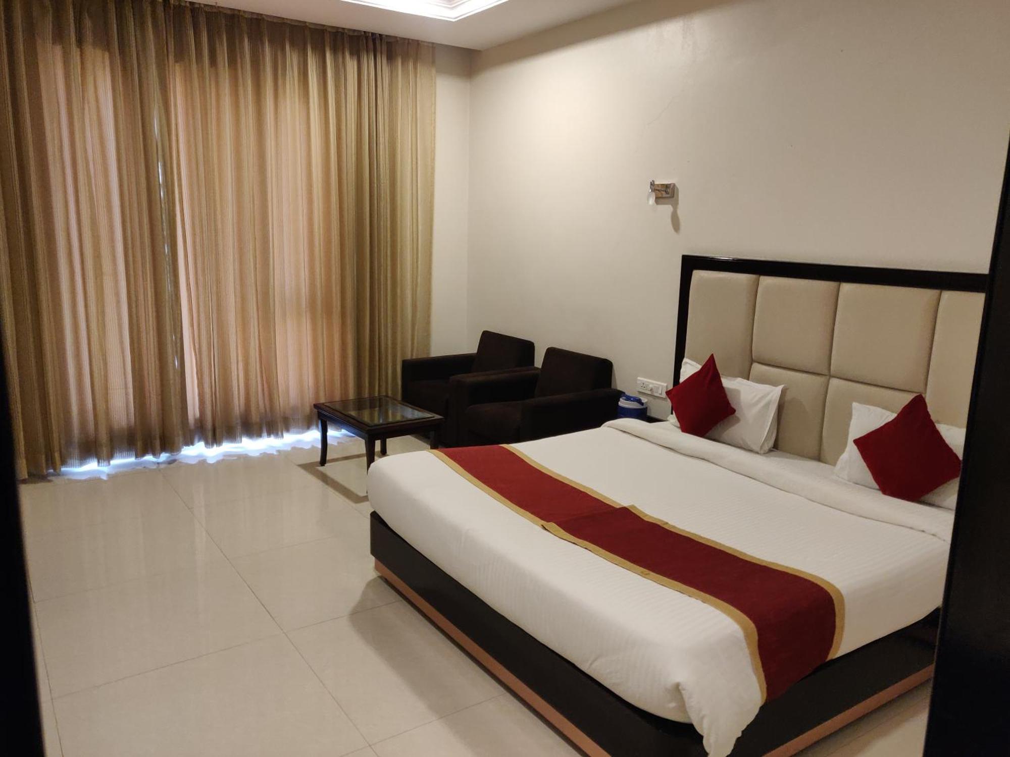 จันทรา แกรนด์ Hotel จ๊อดปูร์ ภายนอก รูปภาพ