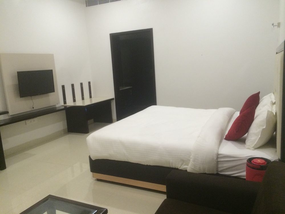 จันทรา แกรนด์ Hotel จ๊อดปูร์ ภายนอก รูปภาพ