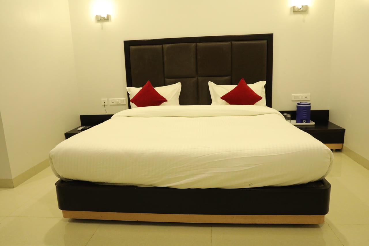 จันทรา แกรนด์ Hotel จ๊อดปูร์ ภายนอก รูปภาพ