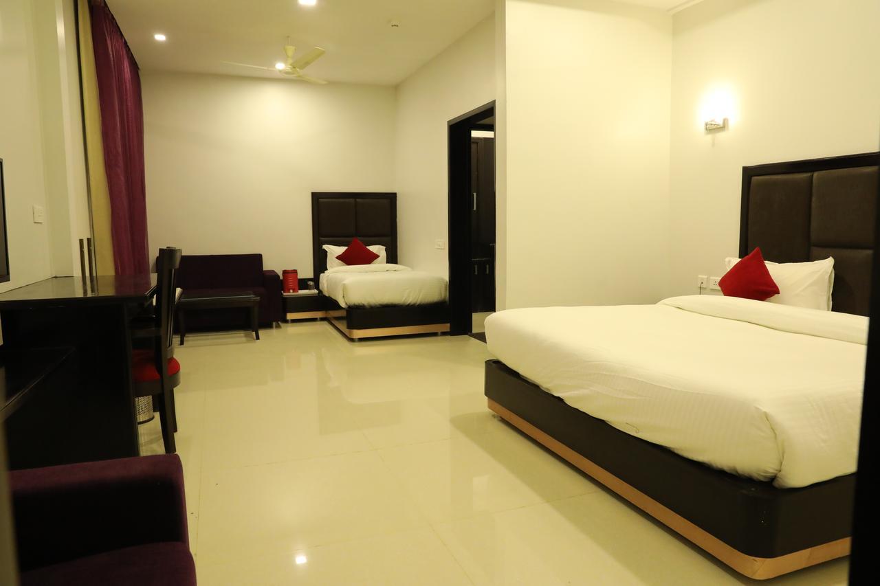 จันทรา แกรนด์ Hotel จ๊อดปูร์ ภายนอก รูปภาพ