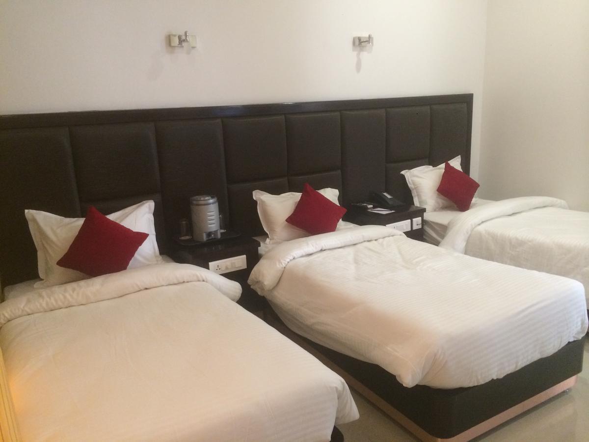 จันทรา แกรนด์ Hotel จ๊อดปูร์ ภายนอก รูปภาพ